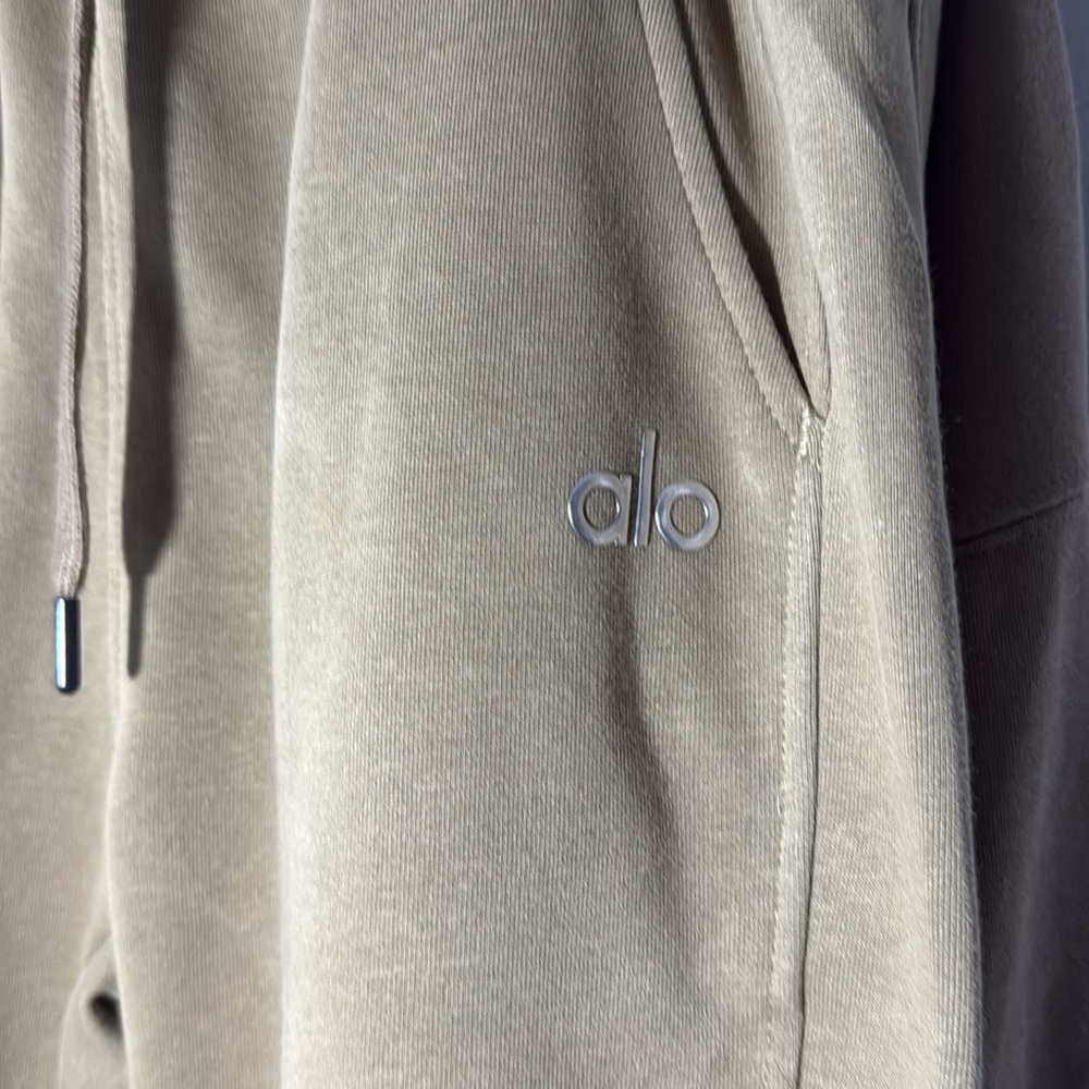 FAKE:: Alo accolade set. Large top medium bottoms. - Picture 7 of 8